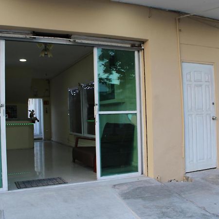 Oyo Hotel Colibri Τσετουμάλ Εξωτερικό φωτογραφία
